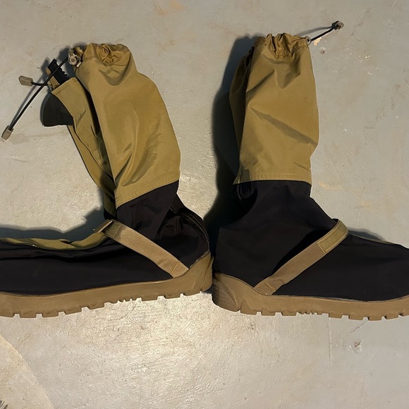 Outdoor Research Brooks Ranger Overboot III - Picture 3 of 10